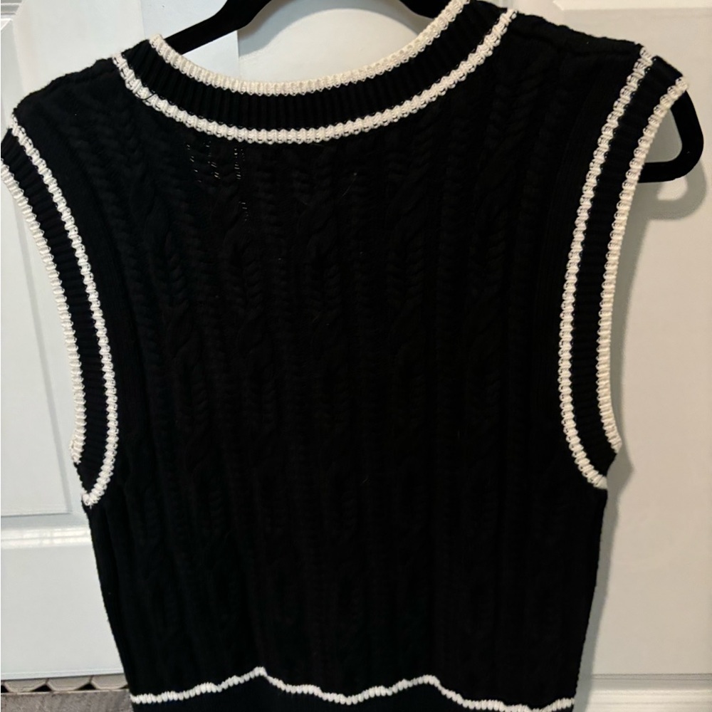 Abercrombie Sweater Vest - Picture 5 of 5